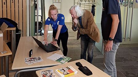 Valpreventieweek wethouder Kuiper krijgt uitleg